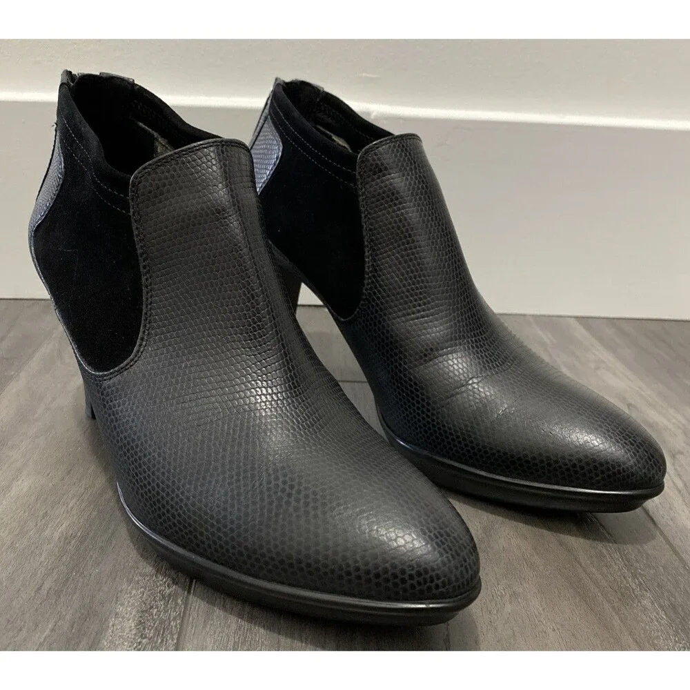 Aquatalia Booties Women's 9 Black Leather Suede Back Zip Heeled Boots Shooties